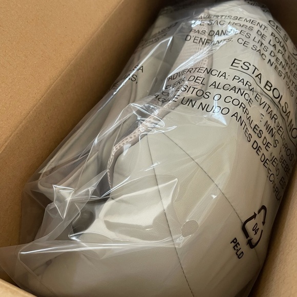 Homedics Shiatsu Deluxe Neck and Shoulder Massager - Picture 3 of 3